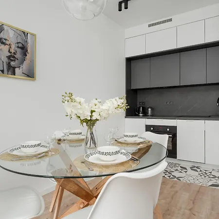 Appartement Stylish One Bedroom In With Free Parking And Balcony By Renters