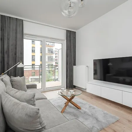 Stylish One Bedroom In With Free Parking And Balcony By Renters * Vratislav